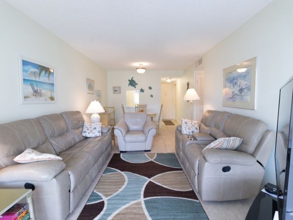 Great Value Bayside Seasonal Vacation Condo on Longboat Key