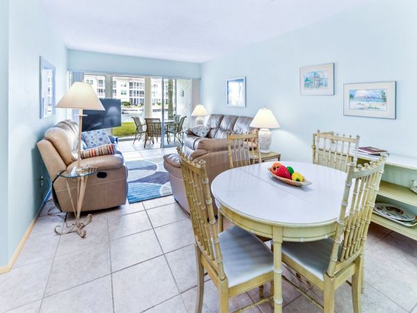 Great Value Bayside Seasonal Vacation Condo on Longboat Key