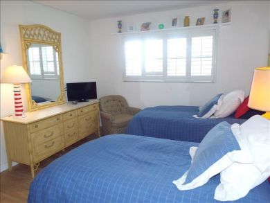 Ground floor end unit Beachside