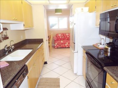Ground floor end unit Beachside