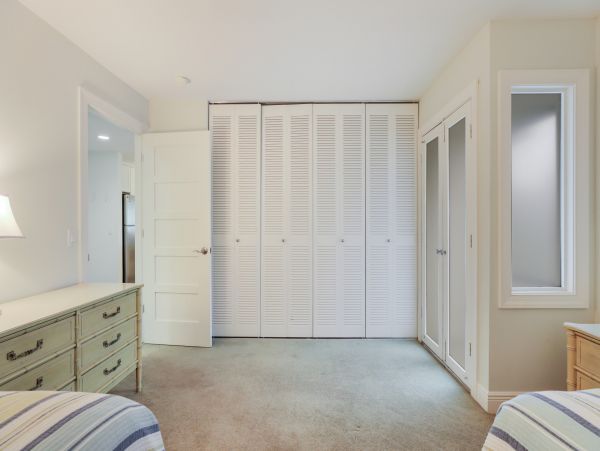 Holmes Beach -Two Bedroom Condo Sleeps 6 Beachfront Complex