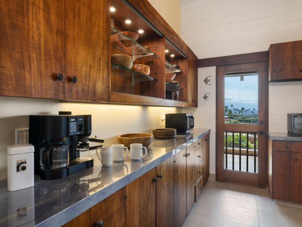 Home with Exceptional Views of the Ocean Three Bedrooms