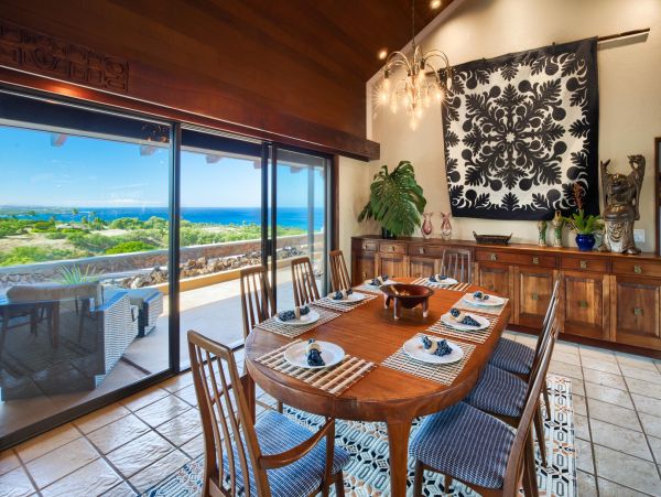 Home with Exceptional Views of the Ocean Three Bedrooms