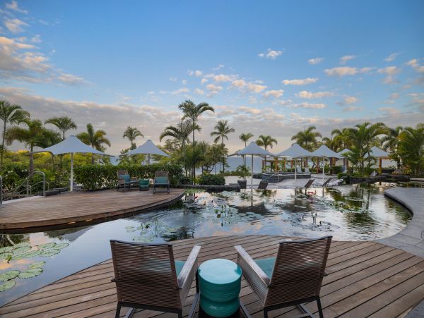 Home with Exceptional Views of the Ocean Three Bedrooms