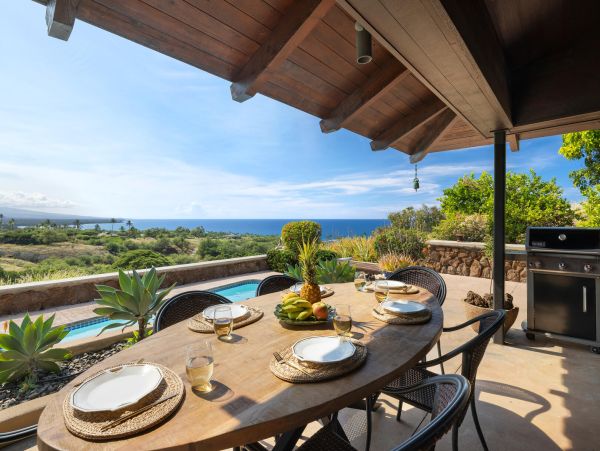 Home with Exceptional Views of the Ocean Three Bedrooms