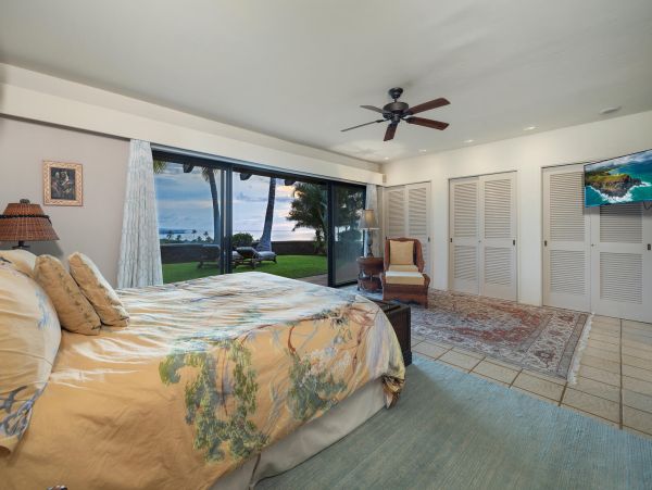 Home with Exceptional Views of the Ocean Three Bedrooms