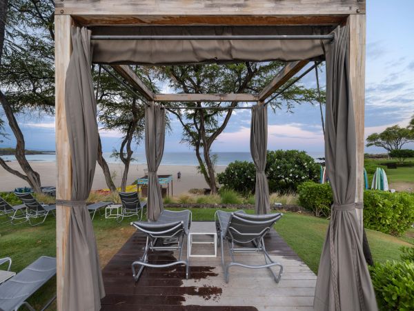 Home with Exceptional Views of the Ocean Three Bedrooms