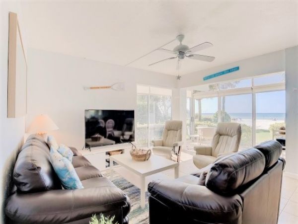 Siesta Key Beachfront Gulf Views Community Pool