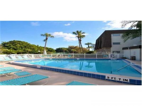 Longboat Key Great Value 2 Bedroom Beach Condo Sleeps 6