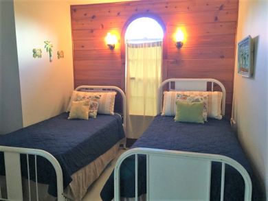 Great Value Anna Maria Three Bedroom Vacation Home Sleeps 6