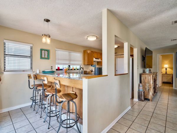 Luxury 5 Bedroom Home with Private Pool One Block to Beach