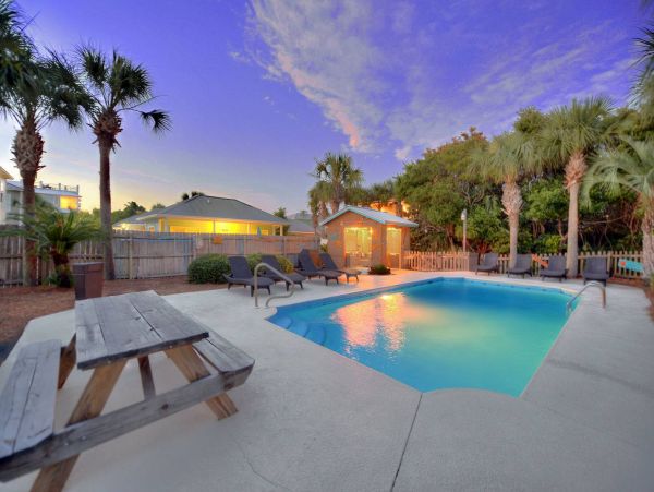 Luxury 5 Bedroom Home with Private Pool One Block to Beach