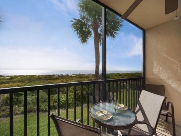 Communal Pool Two Bedroom Sanibel Beach Condo Sleeps Six