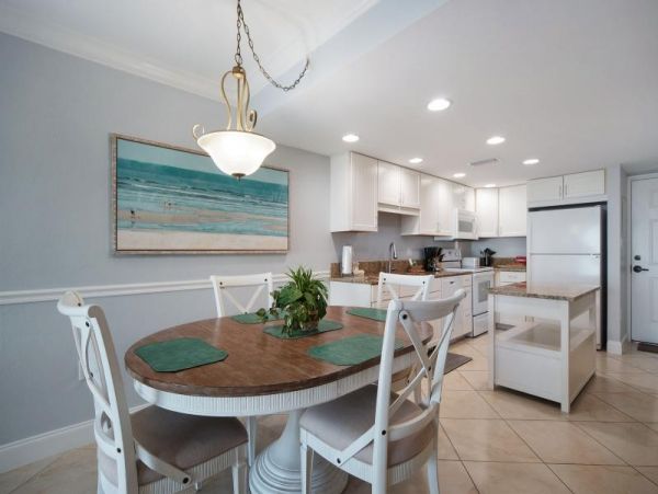 Communal Pool Two Bedroom Sanibel Beach Condo Sleeps Six