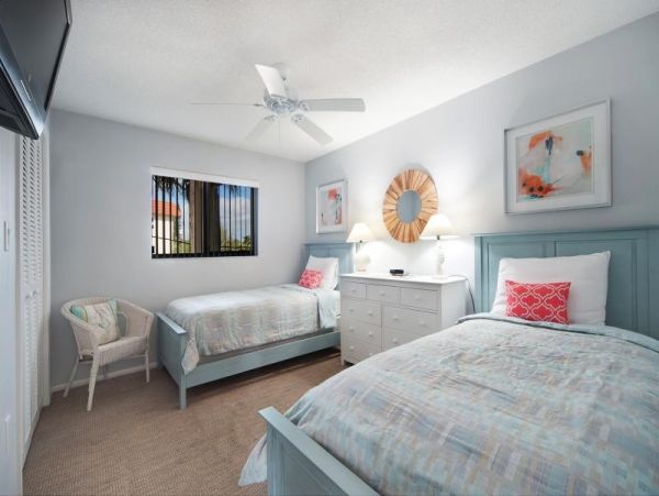 Communal Pool Two Bedroom Sanibel Beach Condo Sleeps Six