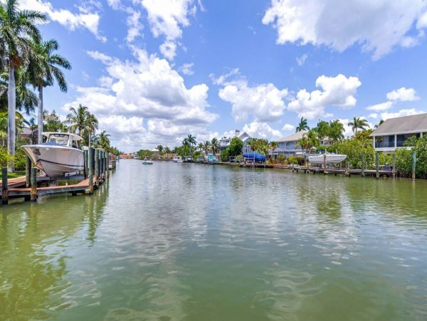 Sanibel Canal View 4 Bedroom 3 bathroom Vacation Pool Home