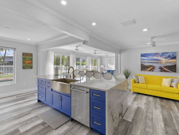 Sanibel Canal View 4 Bedroom 3 bathroom Vacation Pool Home