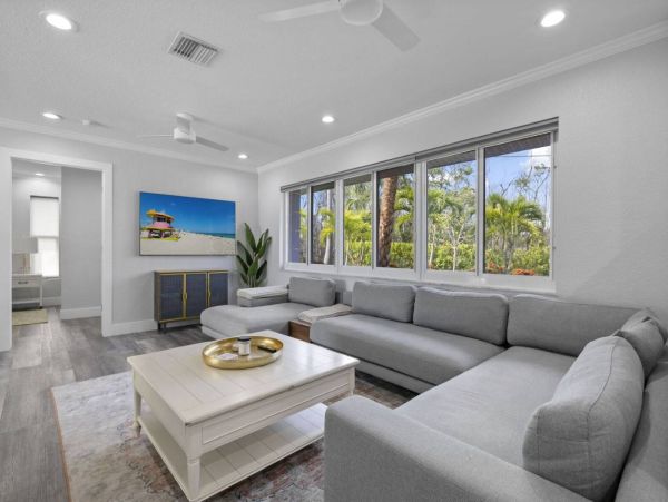 Sanibel Canal View 4 Bedroom 3 bathroom Vacation Pool Home