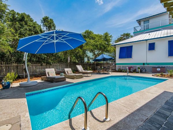 Three Bedroom Destin Vacation Rental with Private Pool