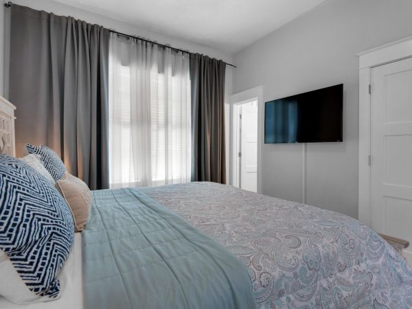 Three Bedroom Destin Vacation Rental with Private Pool