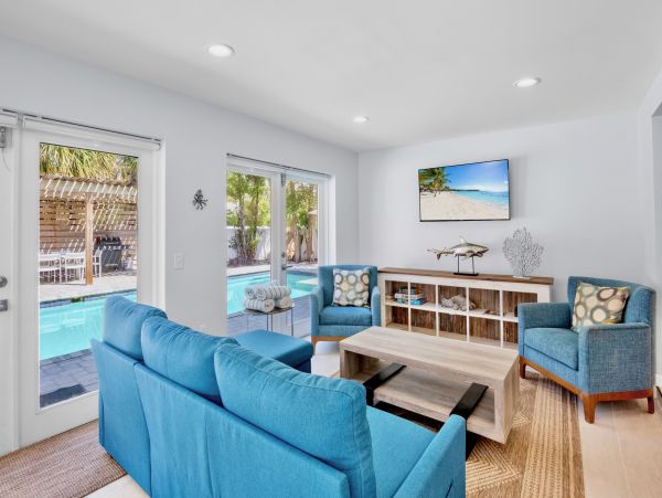 Beachside Vacation Home Six Bedrooms - Your Ideal Anna Maria Island Retreat