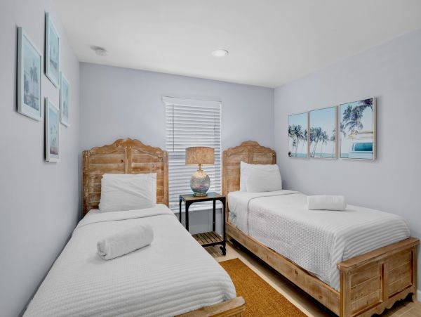 Beachside Vacation Home Six Bedrooms - Your Ideal Anna Maria Island Retreat