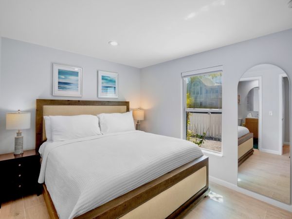 Beachside Vacation Home Six Bedrooms - Your Ideal Anna Maria Island Retreat