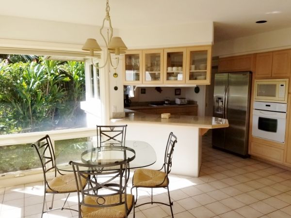 Kapalua Short Walk to Beach Three Bedroom Vacation Home