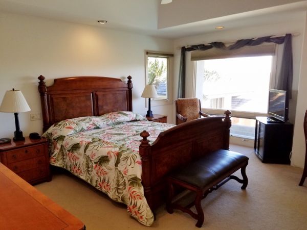 Kapalua Short Walk to Beach Three Bedroom Vacation Home
