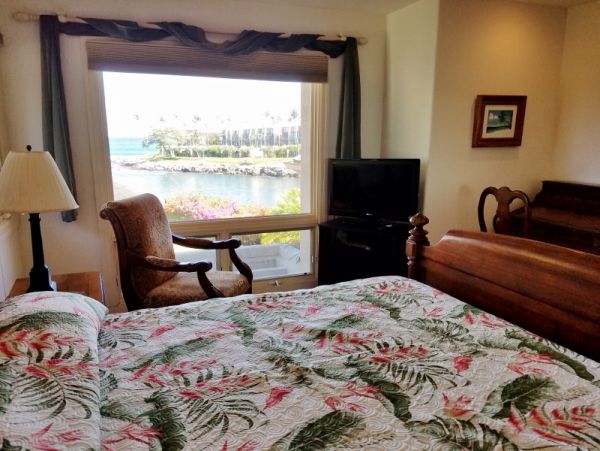 Kapalua Short Walk to Beach Three Bedroom Vacation Home
