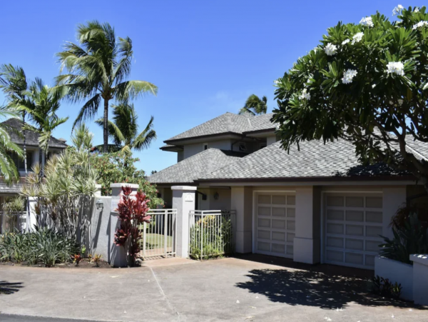 Kapalua Short Walk to Beach Three Bedroom Vacation Home