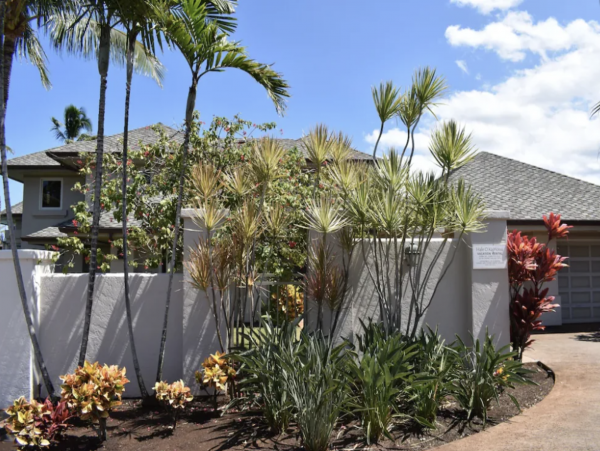 Kapalua Short Walk to Beach Three Bedroom Vacation Home