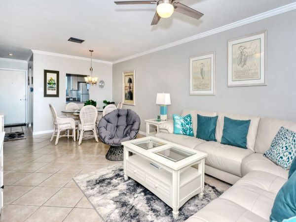 Siesta Key Two Bedroom Condo on the Beach Sleeps 6