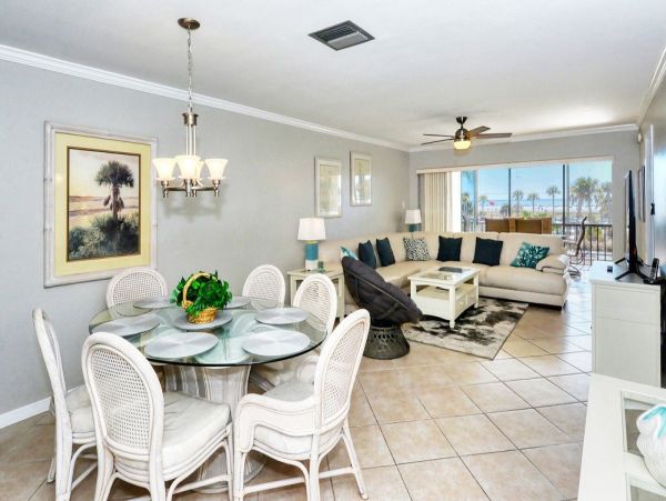 Siesta Key Two Bedroom Condo on the Beach Sleeps 6