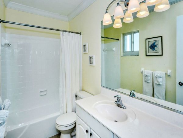 Siesta Key Two Bedroom Condo on the Beach Sleeps 6