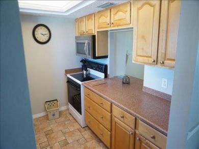 Two Bedroom Condo Sleeps Six Close to Beach