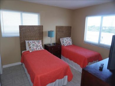 Two Bedroom Condo Sleeps Six Close to Beach