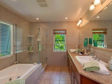 Bathroom with Tub