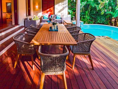 Deck with Outdoor Dining Table