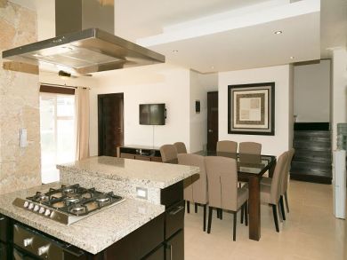 Three Bedroom Luxury Accommodation in Costa Hermosa