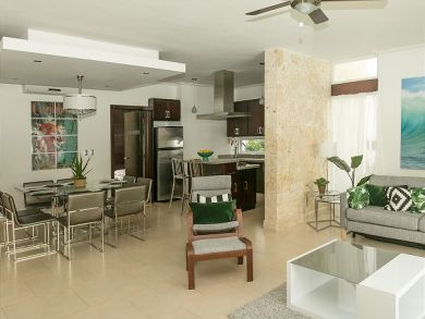 Pools Condo, 2 bedrooms, Nice interior, Great Location.