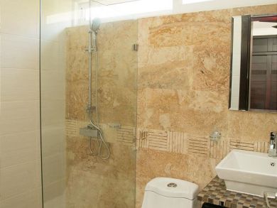 Pools Condo, 2 bedrooms, Nice interior, Great Location.