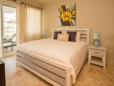 One Bedroom Beach Accommodation form $999 a Week!