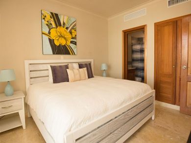 One Bedroom Beach Accommodation form $999 a Week!