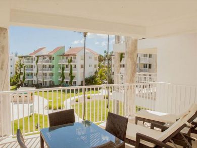 One Bedroom Beach Accommodation form $999 a Week!