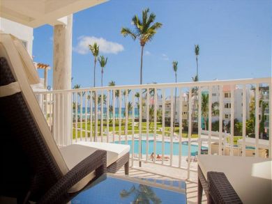 One Bedroom Beach Accommodation form $999 a Week!