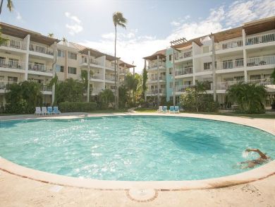 Value Priced Beach Condo Steps to Sand Walk to Dining Ground