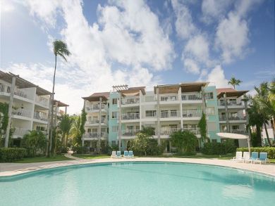 Value Priced Beach Condo Steps to Sand Walk to Dining Ground