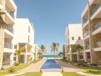 Views, Pool, Great Locations.