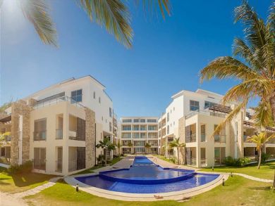 Views, Pool, Great Locations.